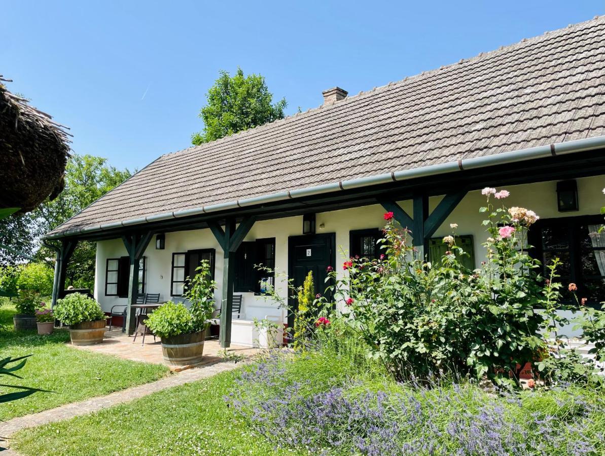 Lelle Vineyard Cottages Balatonlelle Kültér fotó
