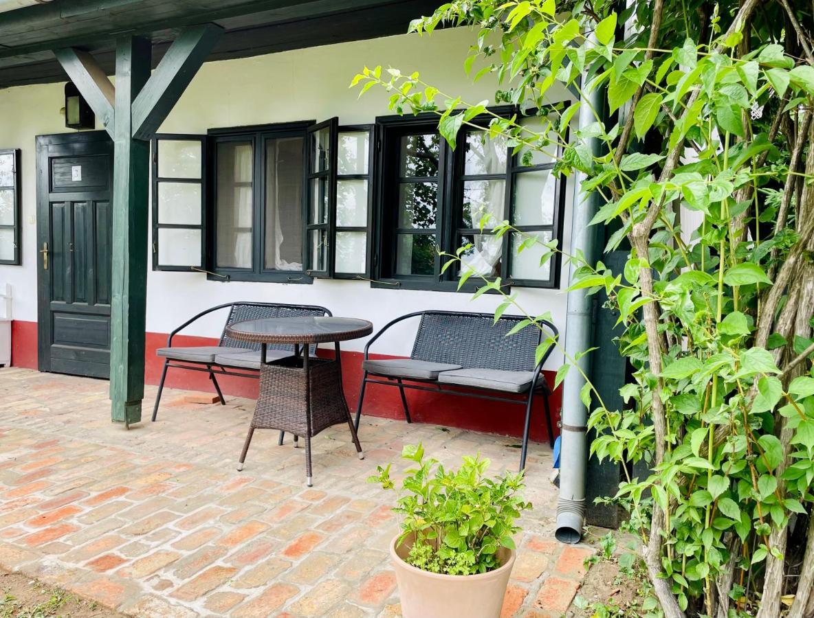 Lelle Vineyard Cottages Balatonlelle Kültér fotó